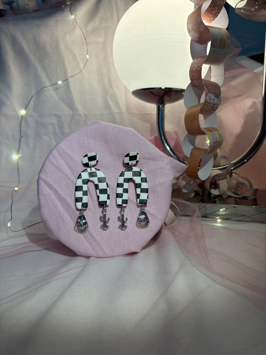 you don't wear checkers to a gun fight